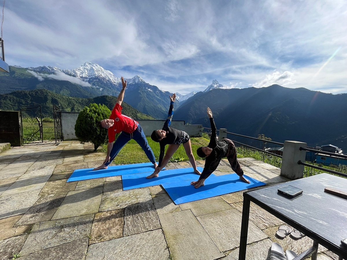 ghorepani poonhill yoga trek