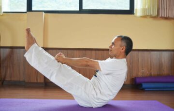 TOP 5 HEALTH BENEFITS OF NAUKASANA