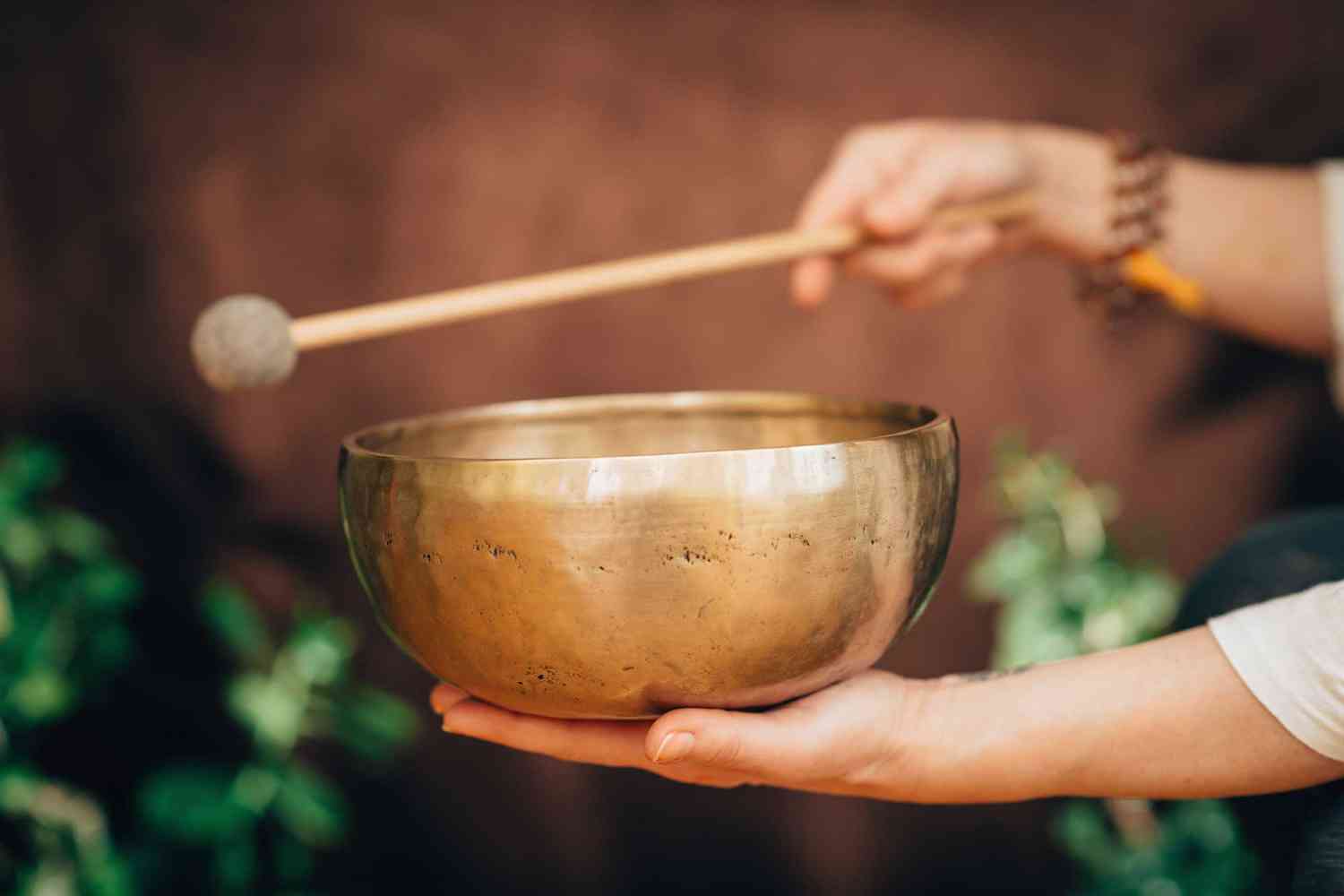 How to Use a Singing Bowl