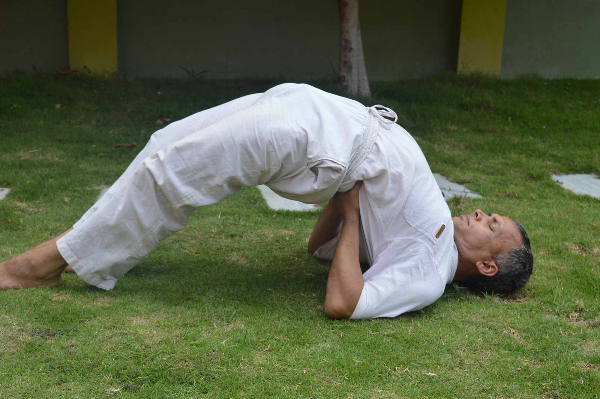 Bridge Pose Setu Bandhasana (male)